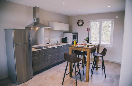 Graveson House | LE MAZET DES CHUTES