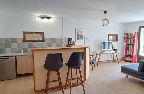 Sainte-Jalle House | Le mazet Sainte-Jalle en Provence, heated swimming pool, enclosed garden, barbecue