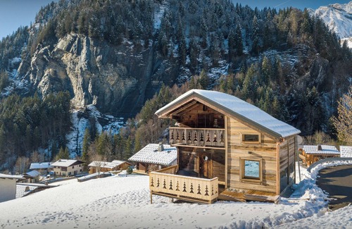 La Giettaz Ski Chalet | Le Mazot de la Caillère - cosy chalet for 4 with sauna - OVO Network