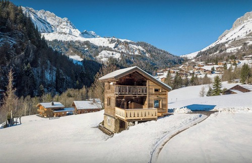 La Giettaz Ski Chalet | Le Mazot de la Caillère - cosy chalet for 4 with sauna - OVO Network