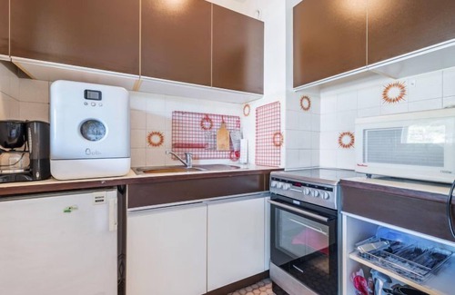 Riou - Petit Juas - Av de Grasse Apartment | Le Mercure by Interhome