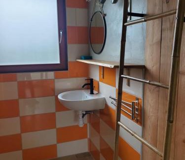 Rostrenen House | Le Merle Moqueur, maisonnette en bois, Les kabanes en Kreiz Breizh