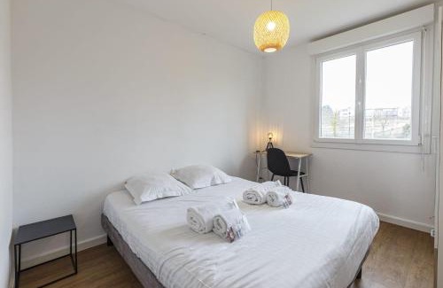 Laval Apartment | Le Mermoz Wifi Balcon Parking