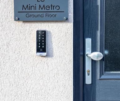 Whitby Apartment | Le Mini Metro - Ground Floor Apartment