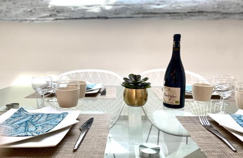 Route d'Arles Apartment | Le Minimaliste - Beautiful T2 in the city center with terrace