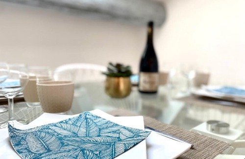 Route d'Arles Apartment | Le Minimaliste - Beautiful T2 in the city center with terrace