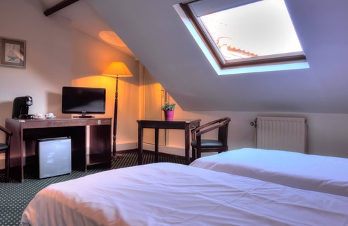 Nimy Hotel | Le Monte Cristo