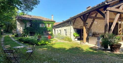 Saint-Pantaleon Bed & Breakfast | Le Moulin de Bernard