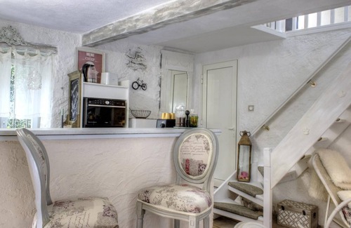 Fontan House | Le Moulin de la Source