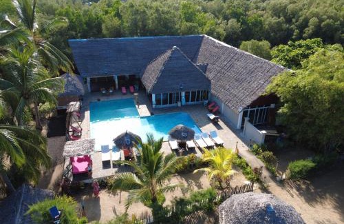 Djamandjary Hotel | Le Moya Beach