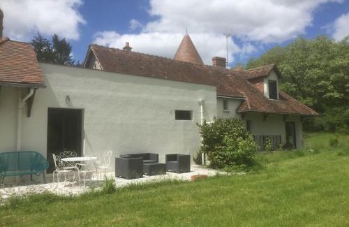 Pruniers-en-Sologne House | Le mur des beaunes