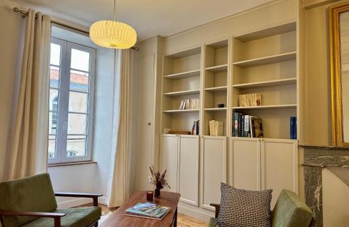 La Roche-sur-Yon Apartment | Le Napoleon - T3 Luxueux