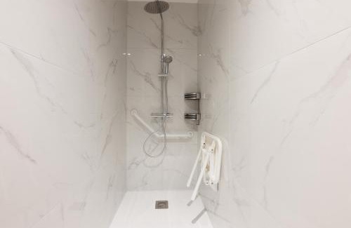 Condette House | Le Naturiste Loft with Jacuzzi