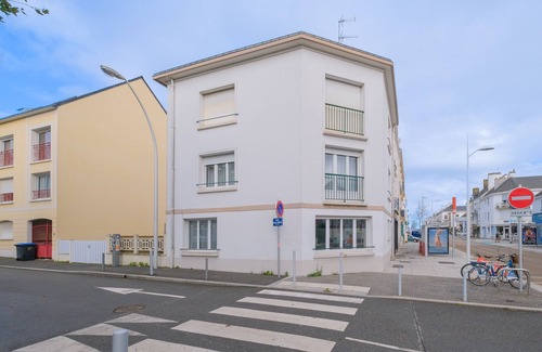 Saint-Nazaire Apartment | Le Navy - Chaleureux appt proche mer