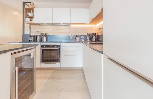 Cassis Apartment | Le nid Cassidain by Winkyhouse