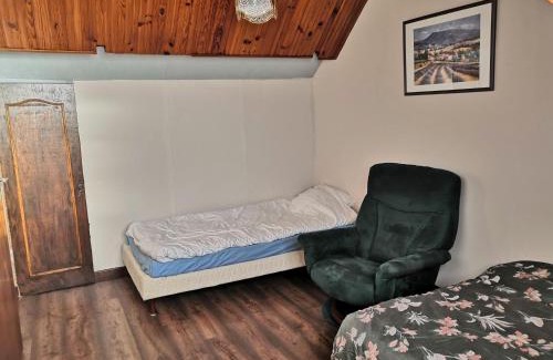 Yzengremer House | Le nid d'hirondelle