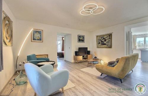 Bourbriac House | Le nid d'hirondelles