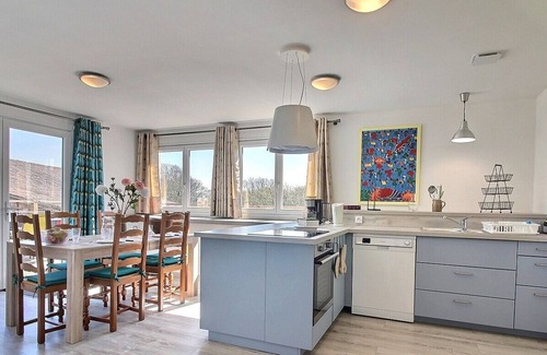 Bourbriac House | Le Nid D'hirondelles