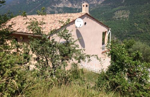 Tournefort House | Le Nid de Ciambonson