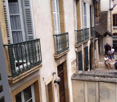Old Town Apartment | Le Nid De La Chouette