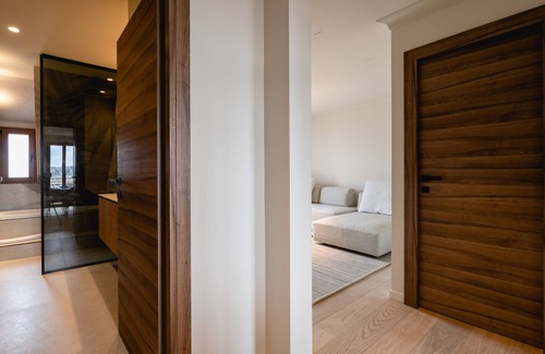 Annecy Old Town Apartment | Le Nid du Favre II - Large 2 room with breathtaking view of the lake