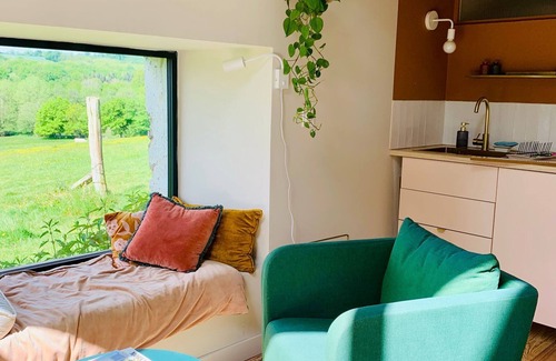 Bussieres (Yonne) House | Le Nid - mini gîte with a beautiful view of nature