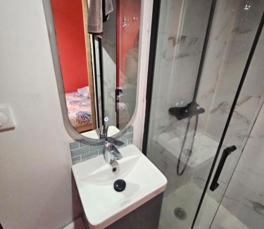 Sainte-Anne - Faubourg Noyon Apartment | Le Nid Perché