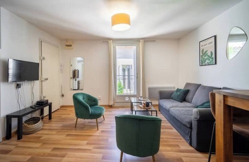 Historic Centre Apartment | Le Nid ~ Spacious, fully equipped & Air-conditioned