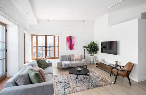 Old Montreal Apartment | Le Nomade MTL