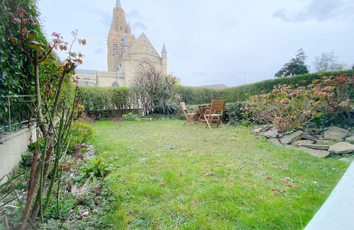 Calais City Center Apartment | Le Notre Dame, maison spacieuse avec jardin