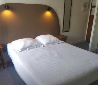 Breuillet Hotel | Le Nouveau Monde