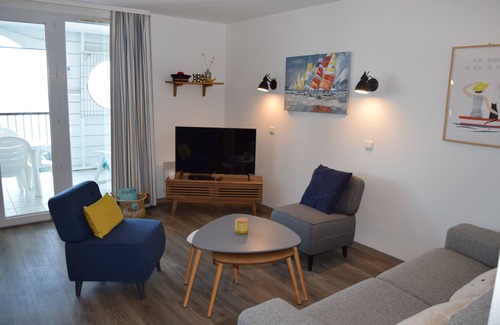 Treboul Apartment | Le P'tit Martolod 3 *, with an exceptional sea view, direct access to the beach and swimming pool :)