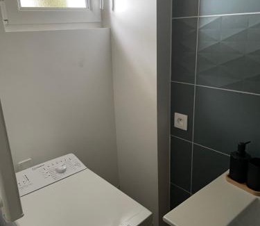 Besancon Apartment | Le P'tit Montjoux - Appart avec Jardin proche gare