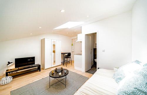 Bussiere - Cadiere Apartment | Le Palo Alto - Joli studio - Oullins