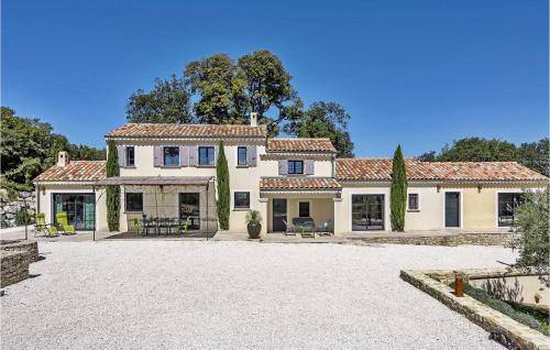 Roussas House | Le Panorama