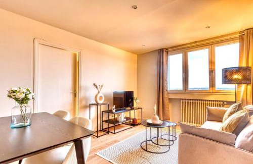 Bussiere - Cadiere Apartment | Le Panoramique - Grand T2 métro B Oullins