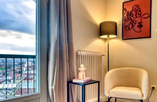 Bussiere - Cadiere Apartment | Le Panoramique - Grand T2 métro B Oullins