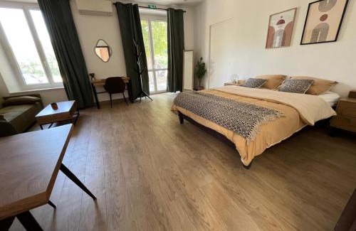 Villeneuve-sous-Dammartin Bed & Breakfast | Le parc d'eden