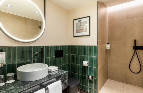 Boulogne-Billancourt Hotel | Le Parchamp, Paris Boulogne, a Tribute Portfolio Hotel