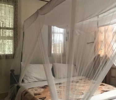 Boma la Ngombe Bed & Breakfast | Le Parlour
