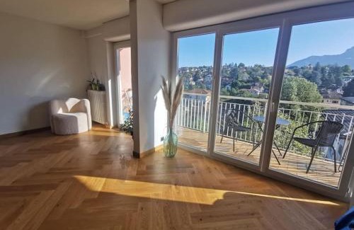Novel Apartment | Le Parmelan - Grand appartement familial avec vue sur la montagne