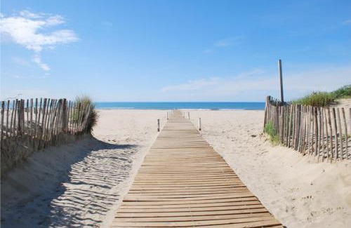 Perols Apartment | Le Patio de Santa Monica, 5 minutes from the sea, 2 stars