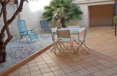 Villegailhenc House | Le Patio is a pleasant vacation home near Carcassonne