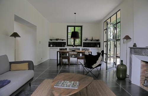 Montlaur Villa | Le Pavillon Du Regisseur
