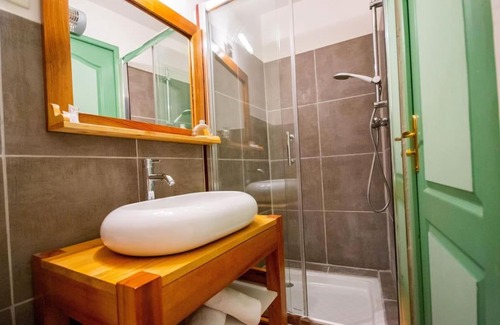 Beaufort House | Le Pech Merle YourHostHelper