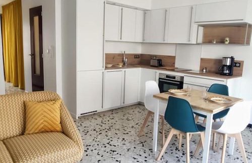 Les Sablettes Apartment | Le Perroquet Appart' aux Sablettes plage parking