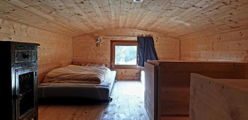 Silhac Other | Le Petit Rias en Roulotte, 4 personnes, coin cuisine et cabinet de toilette