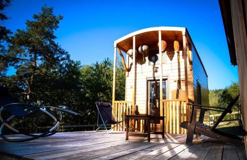Silhac Other | Le Petit Rias en Roulotte, 4 personnes, coin cuisine et cabinet de toilette