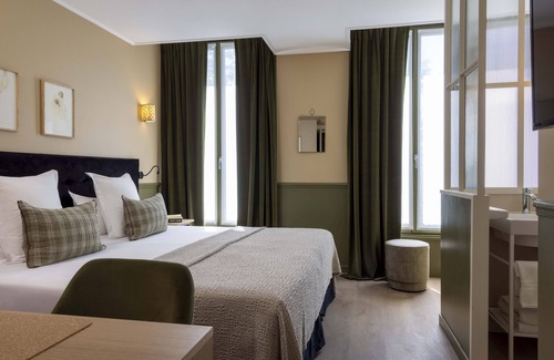 Arsenal Hotel | Le Petit Beaumarchais Hotel & Spa