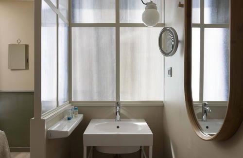 Arsenal Hotel | Le Petit Beaumarchais Hotel & Spa